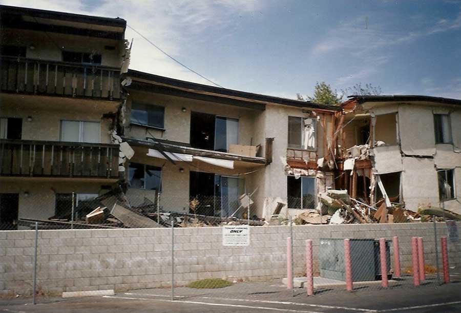 Northridge Meadows Apartment Buildings collapse in 1994