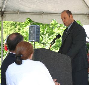 Greg Stephens, President of Air Midwest, apologizing to the Shepherds and the other victims’ families on May 6, 2005